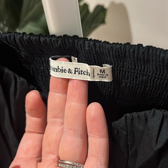 Abercrombie + Fitch | Pleated Long Sleeve - Picture 9 of 12